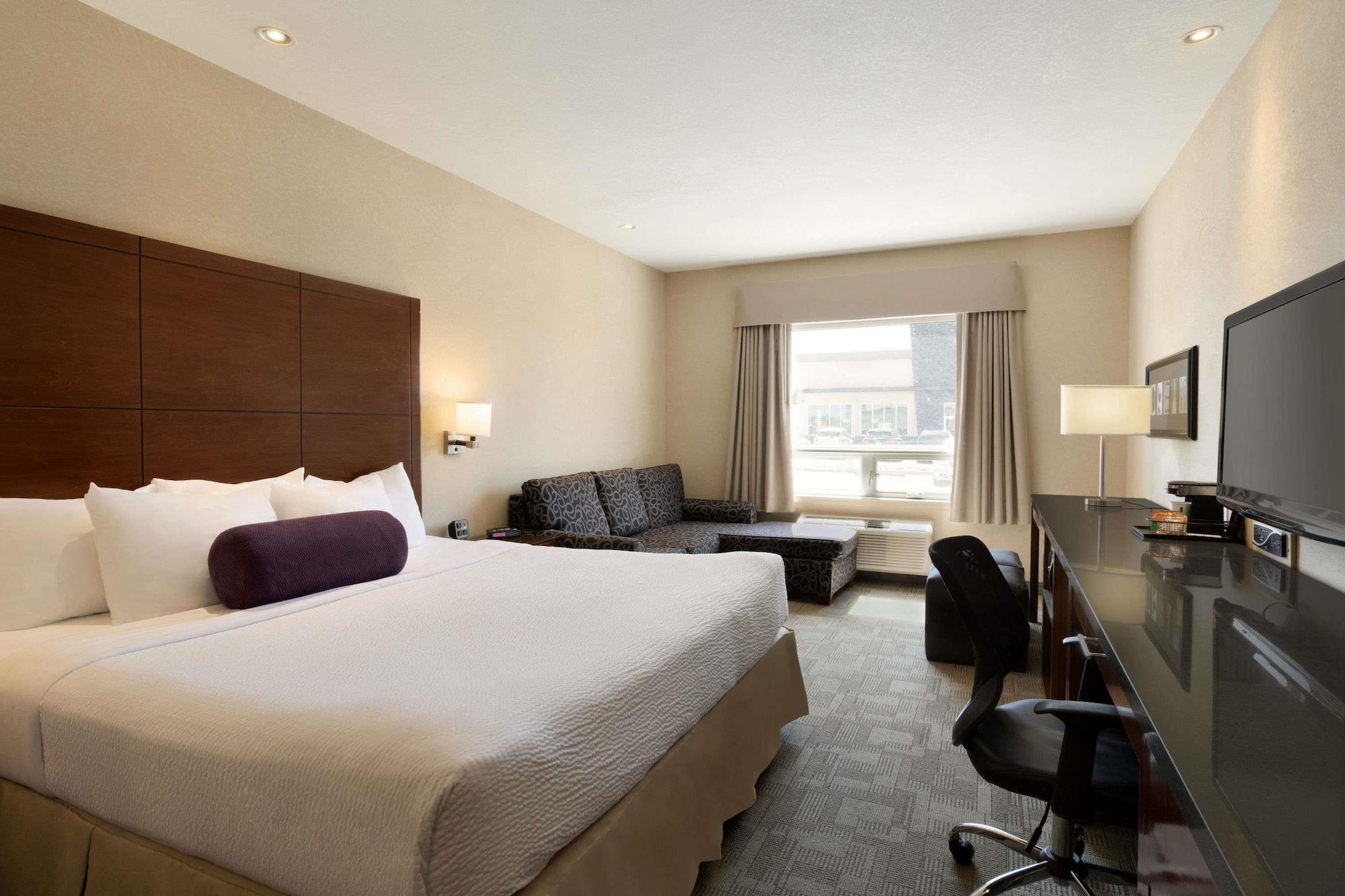 Days Inn By Wyndham Regina Airport West Exteriör bild