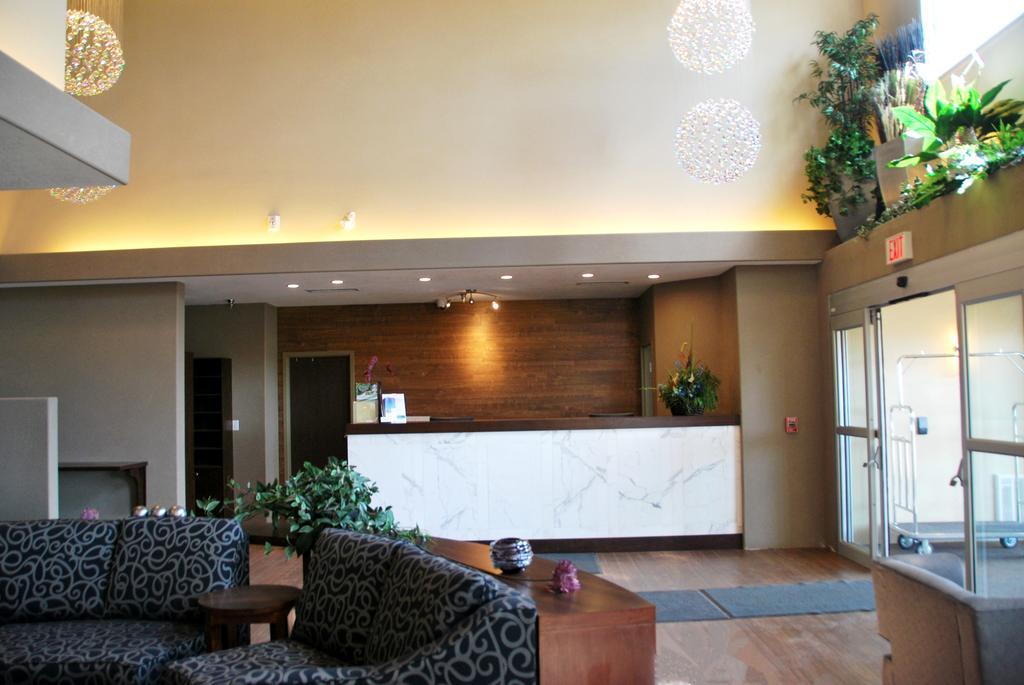 Days Inn By Wyndham Regina Airport West Exteriör bild